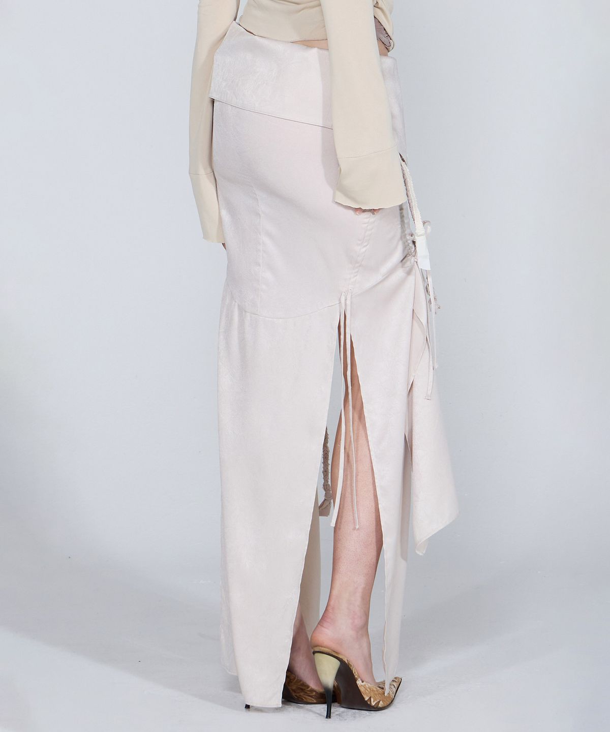 스컬프터(SCULPTOR) Braid Detail Satin Skirt Raw