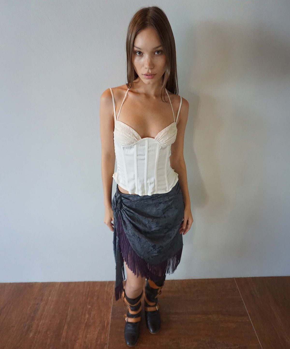 스컬프터(SCULPTOR) 90s Glossy Corset Top White
