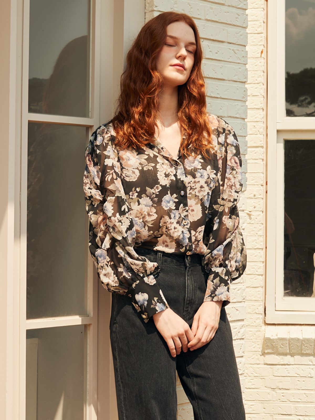 오앨(OUEL) FLOWER PUFF SHIRRING BLOUSE_BLACK FLORAL