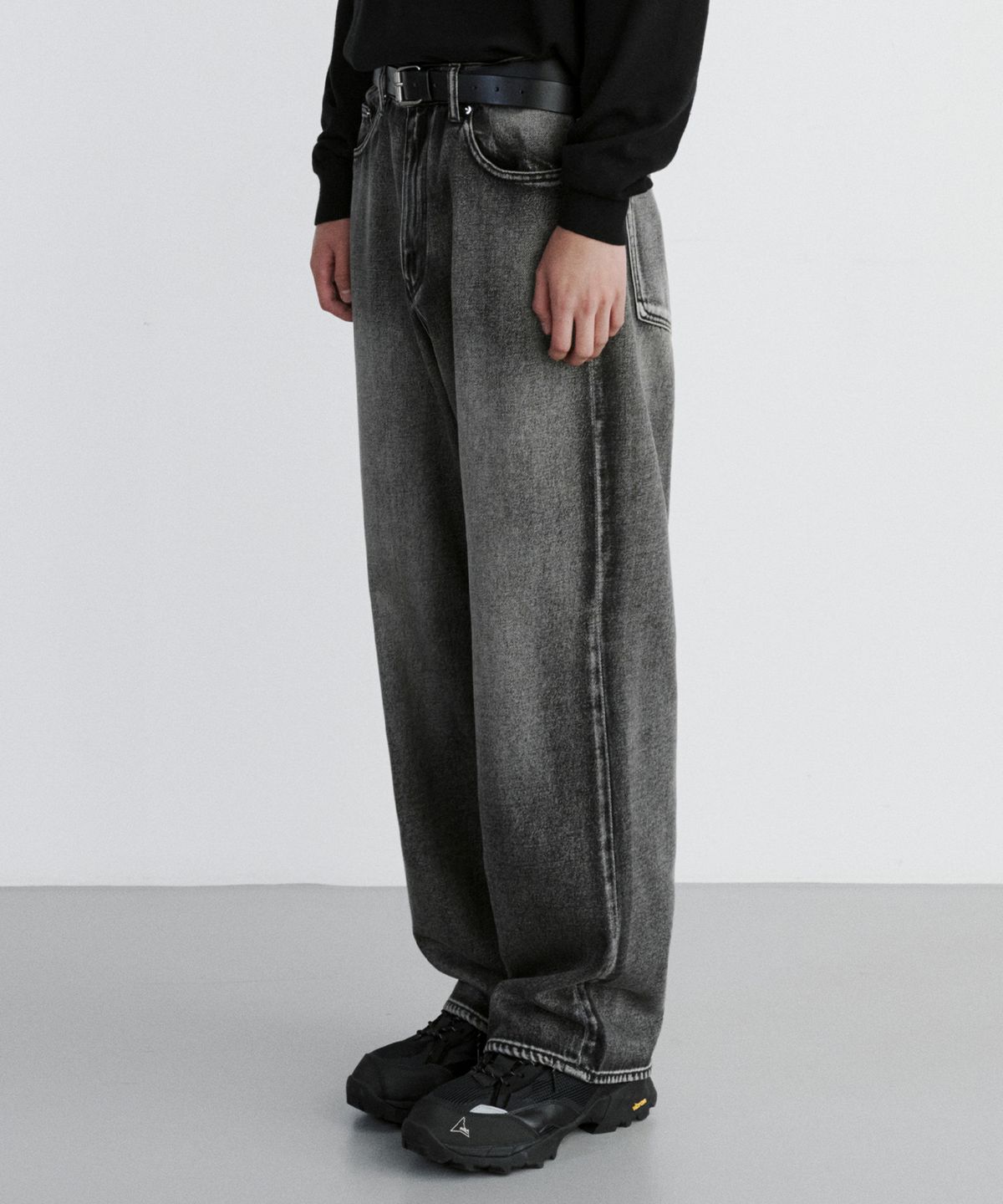 브랜디드(BRANDED) EXTRA WIDE DENIM PANTS [SAND BLACK]