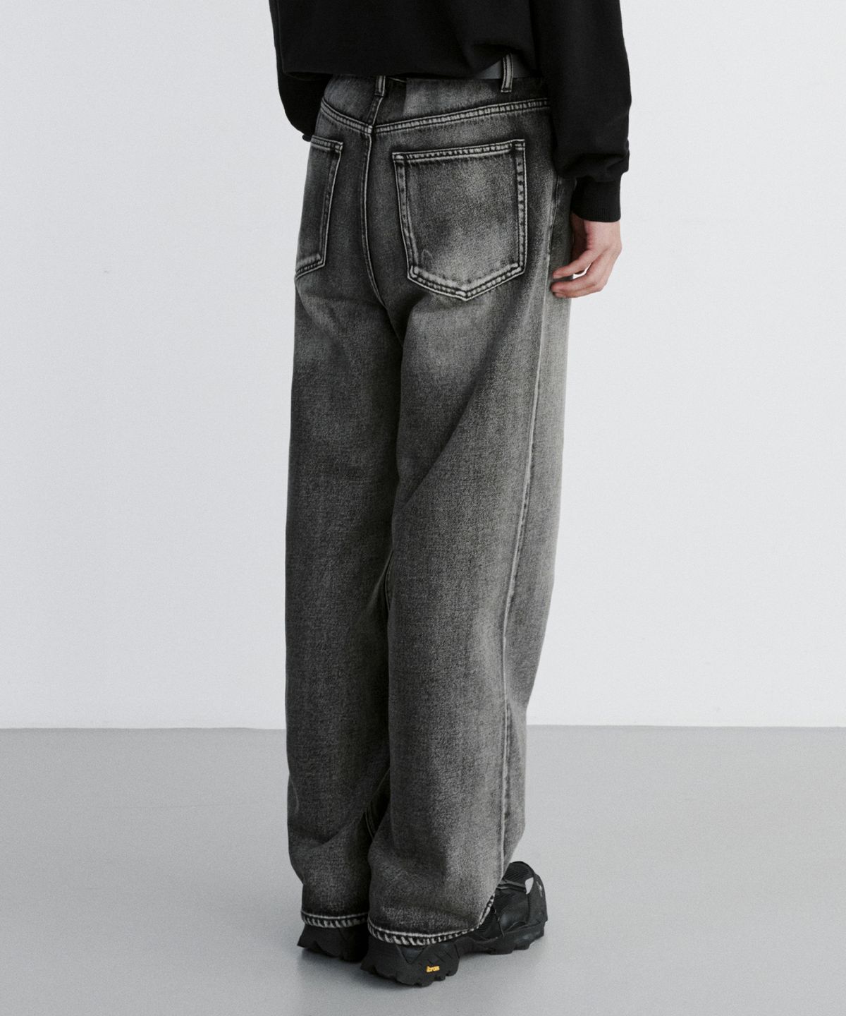 브랜디드(BRANDED) EXTRA WIDE DENIM PANTS [SAND BLACK]