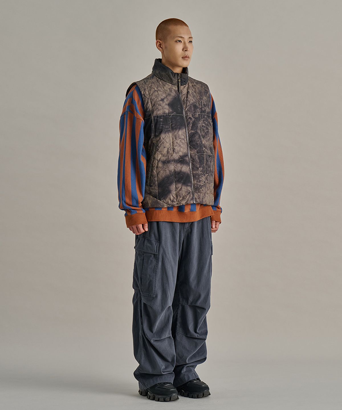 논타입(NONTYPE) CLOUD LIGHT DOWN VEST (KHAKI)