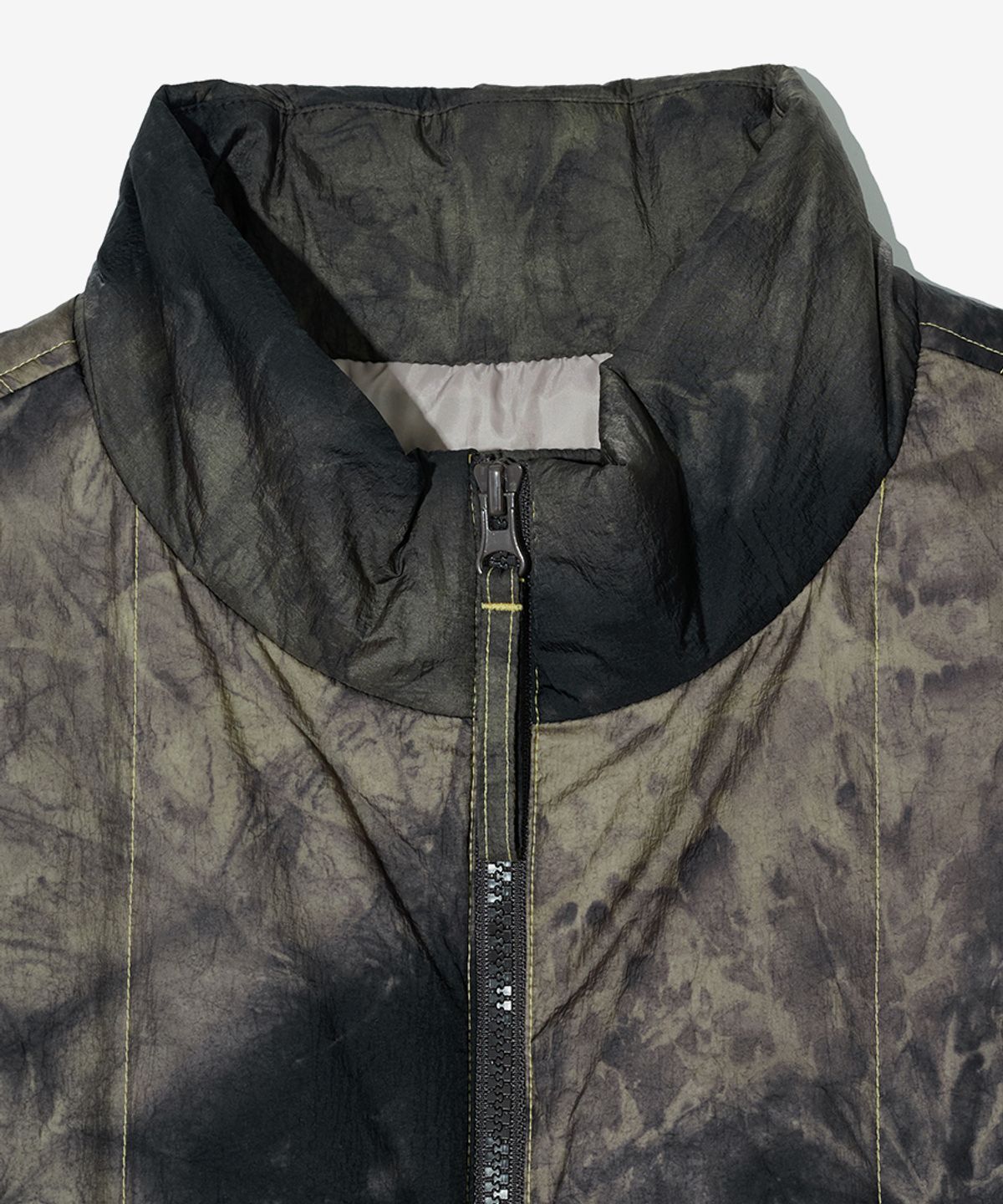 논타입(NONTYPE) CLOUD LIGHT DOWN VEST (KHAKI)