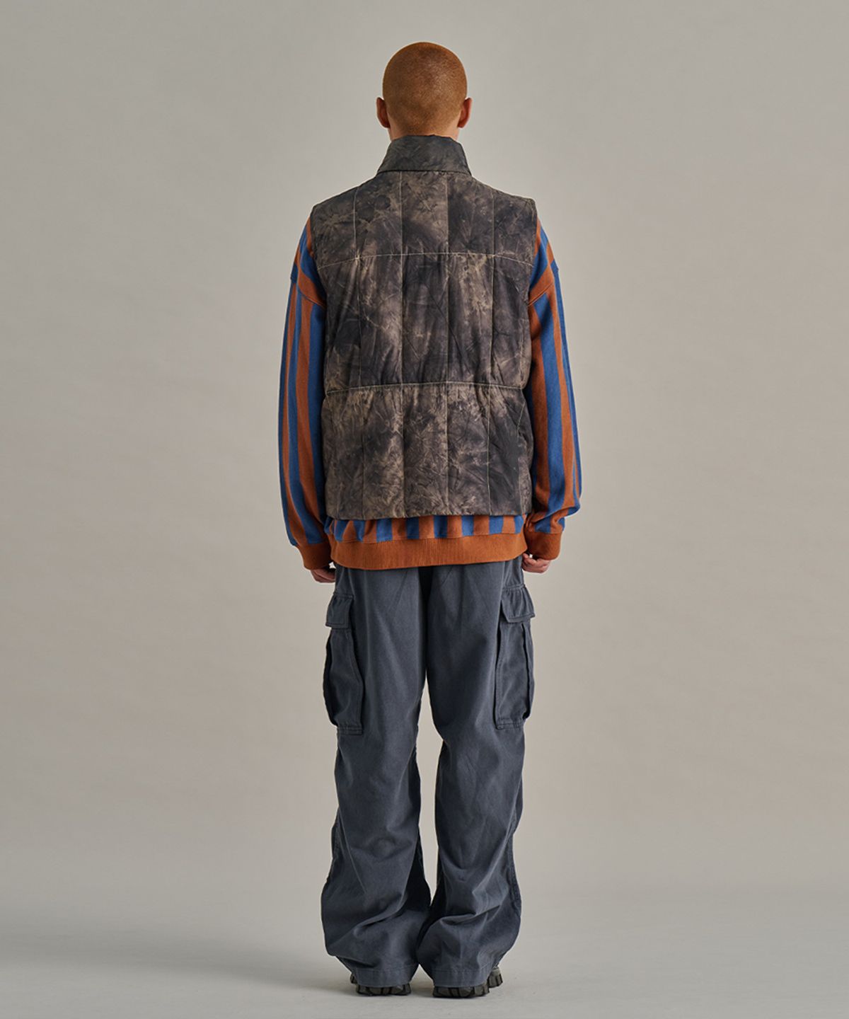 논타입(NONTYPE) CLOUD LIGHT DOWN VEST (KHAKI)