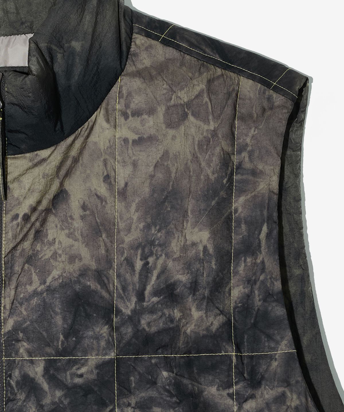 논타입(NONTYPE) CLOUD LIGHT DOWN VEST (KHAKI)