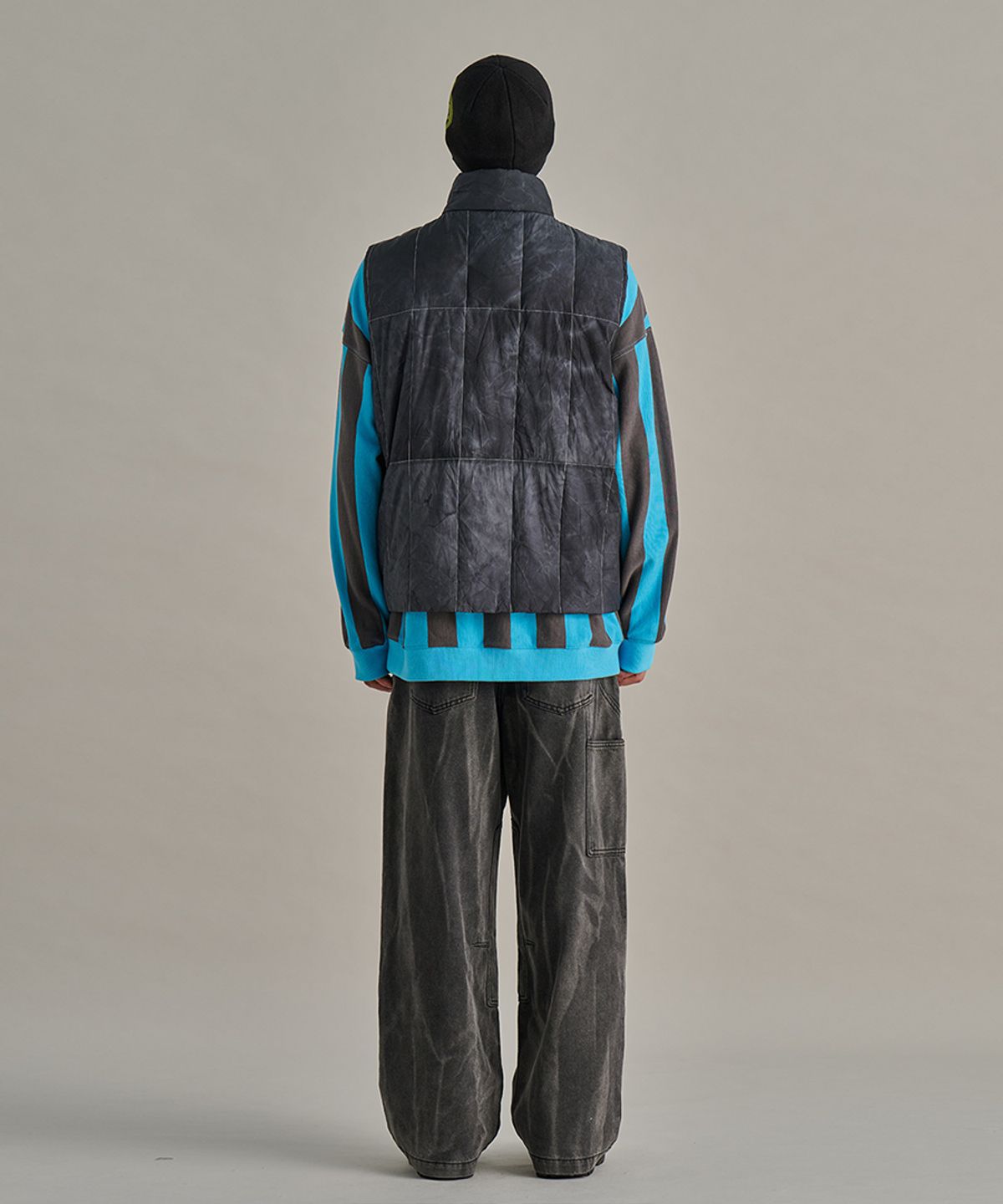 논타입(NONTYPE) CLOUD LIGHT DOWN VEST (BLACK)