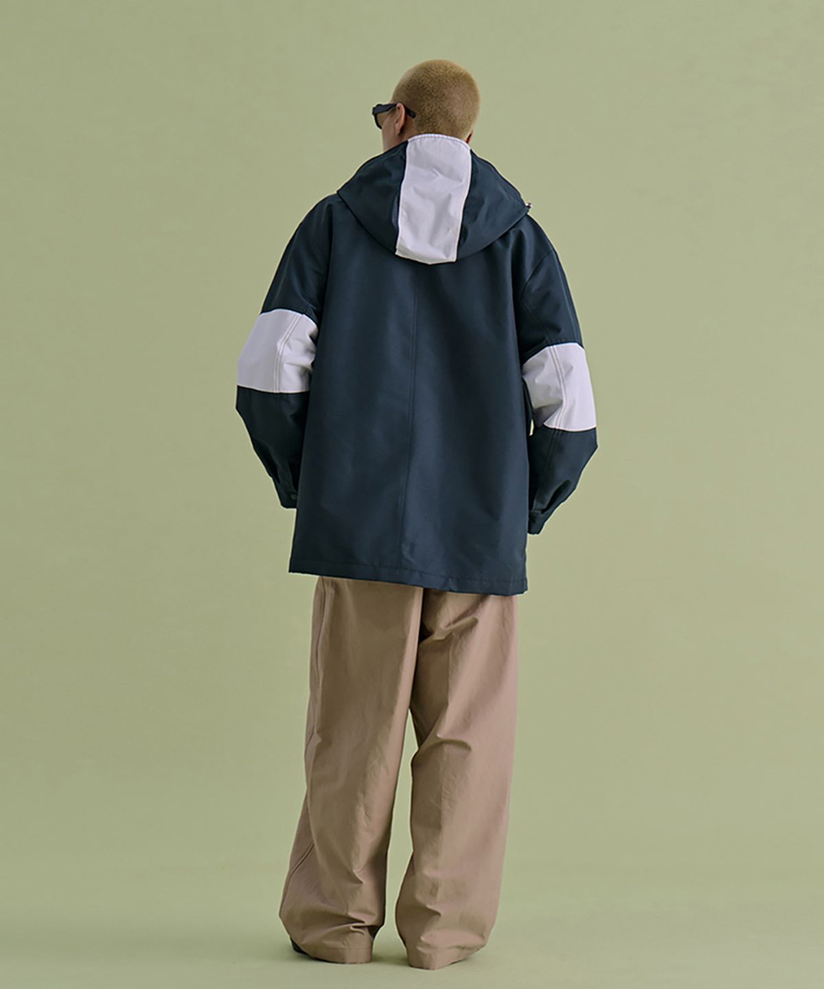 논타입(NONTYPE) SLEEVE BLOCKED JUMPER (GREEN)