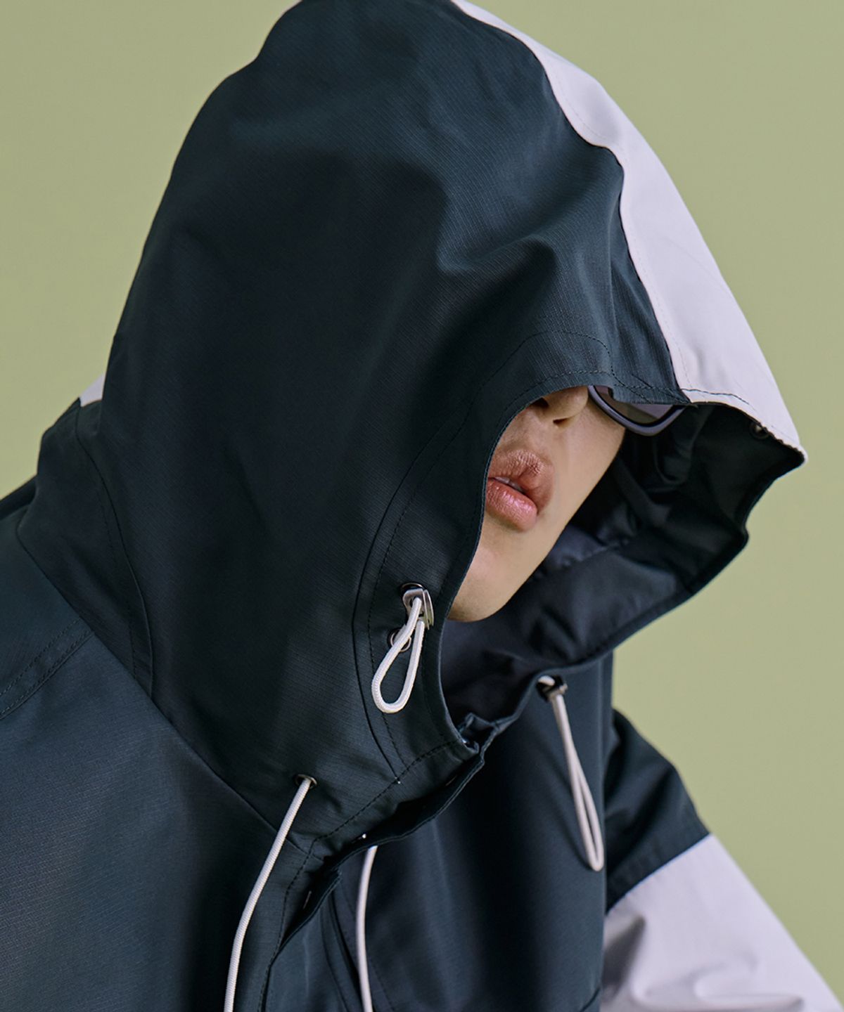 논타입(NONTYPE) SLEEVE BLOCKED JUMPER (GREEN)