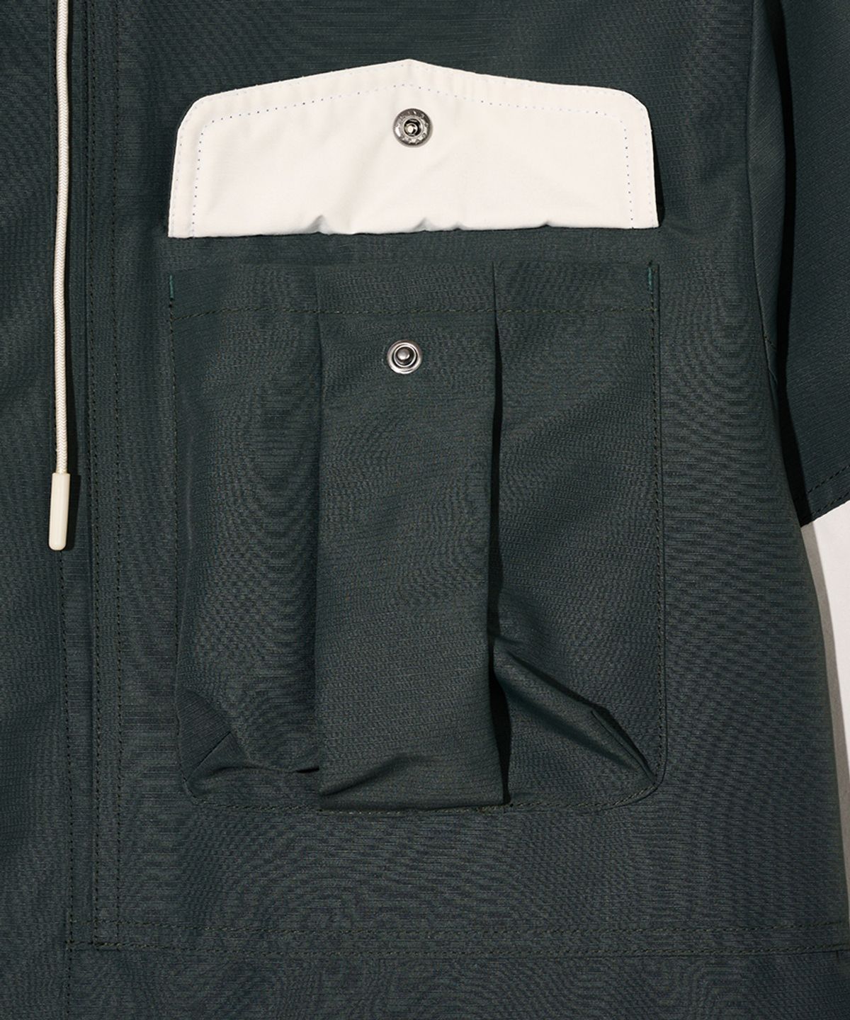 논타입(NONTYPE) SLEEVE BLOCKED JUMPER (GREEN)