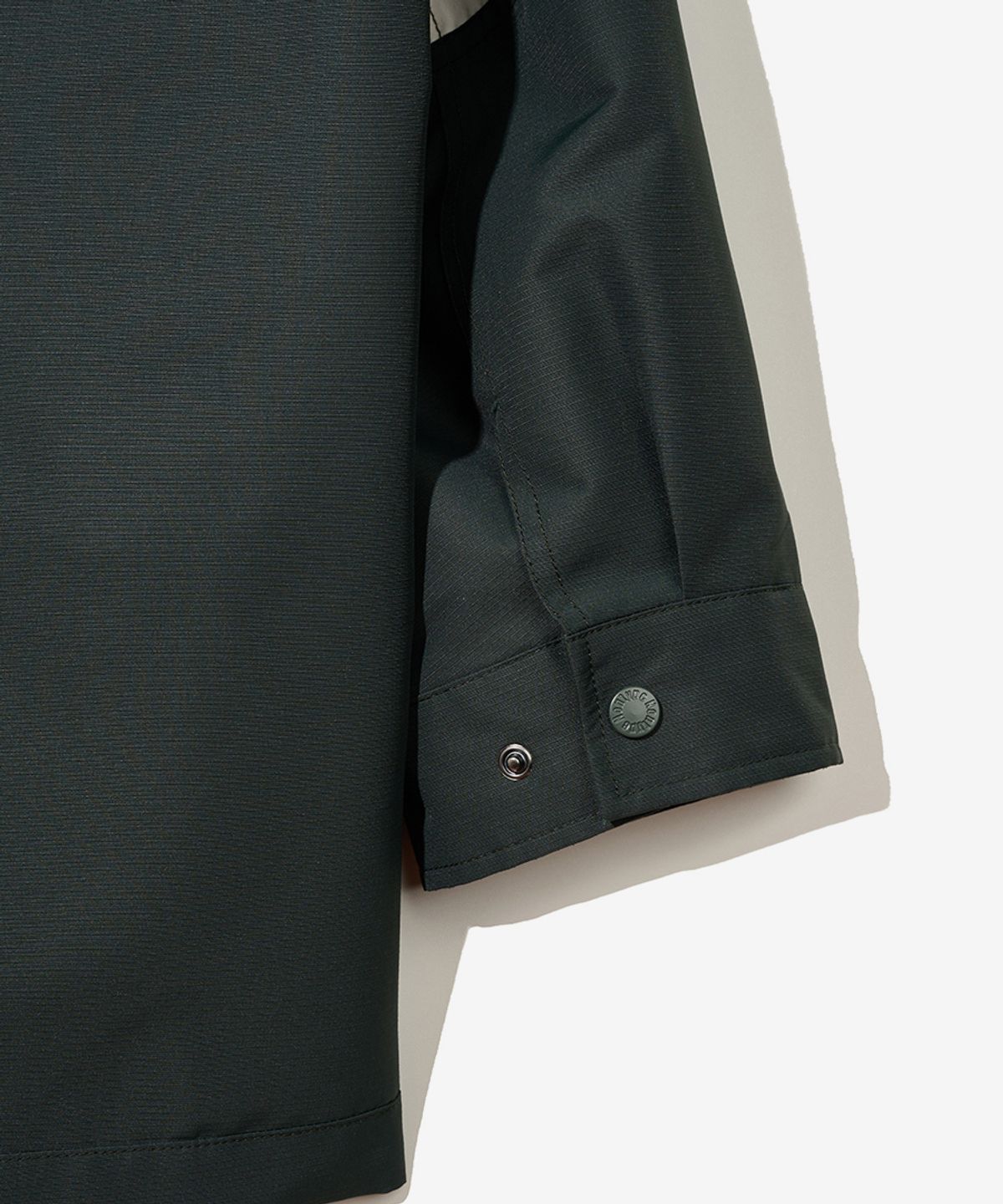 논타입(NONTYPE) SLEEVE BLOCKED JUMPER (GREEN)