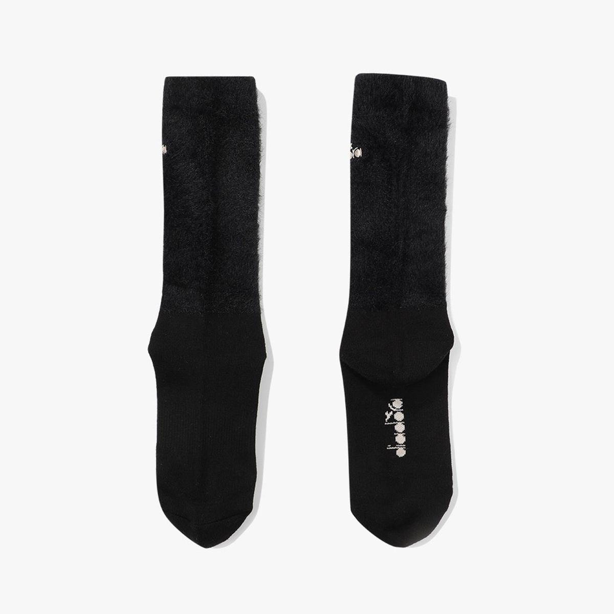 디아도라(diadora) 퍼 니트 쿼터 삭스 BLACK