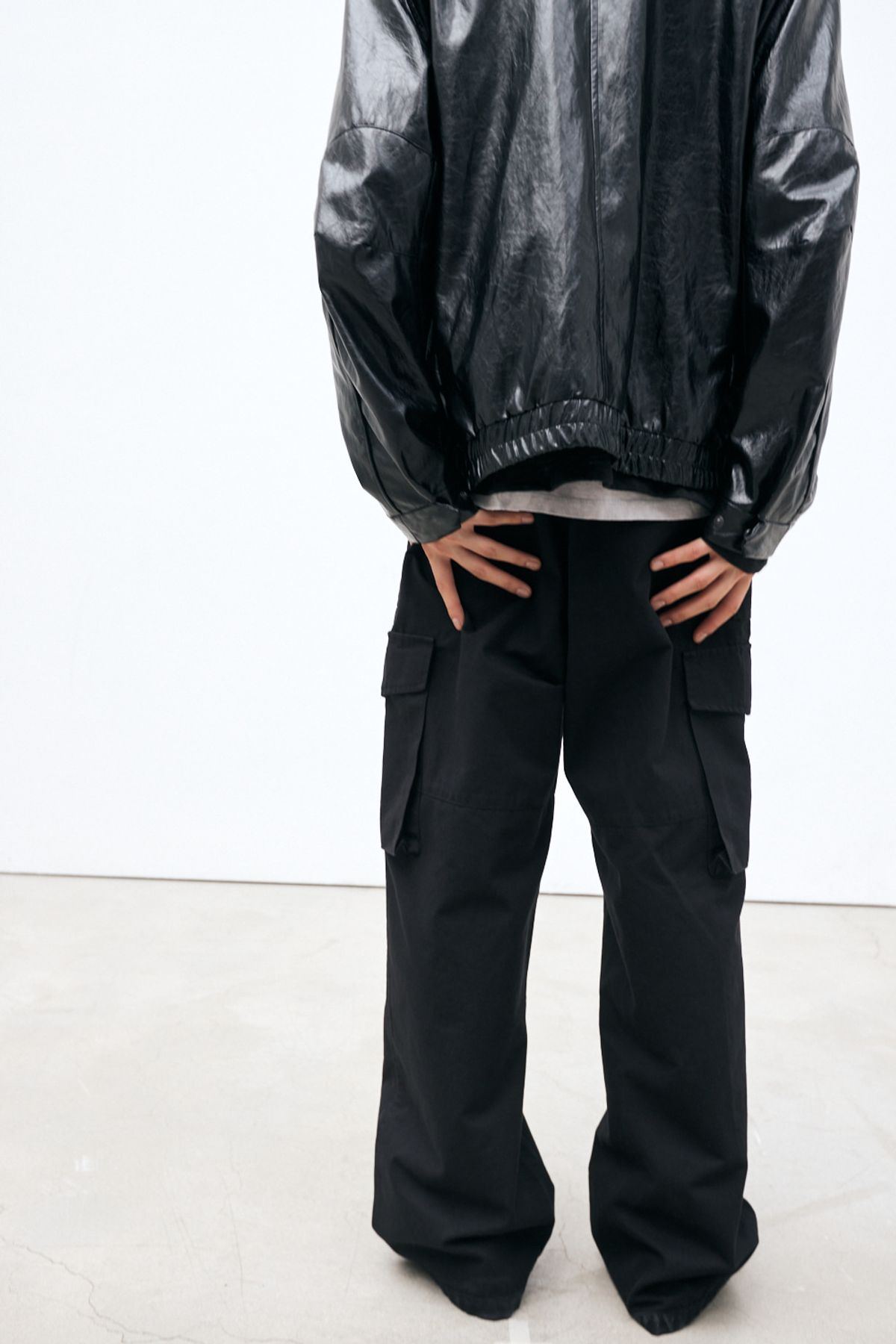 해칭룸(HATCHINGROOM) VTG Star Fatigue Pants Washed Black