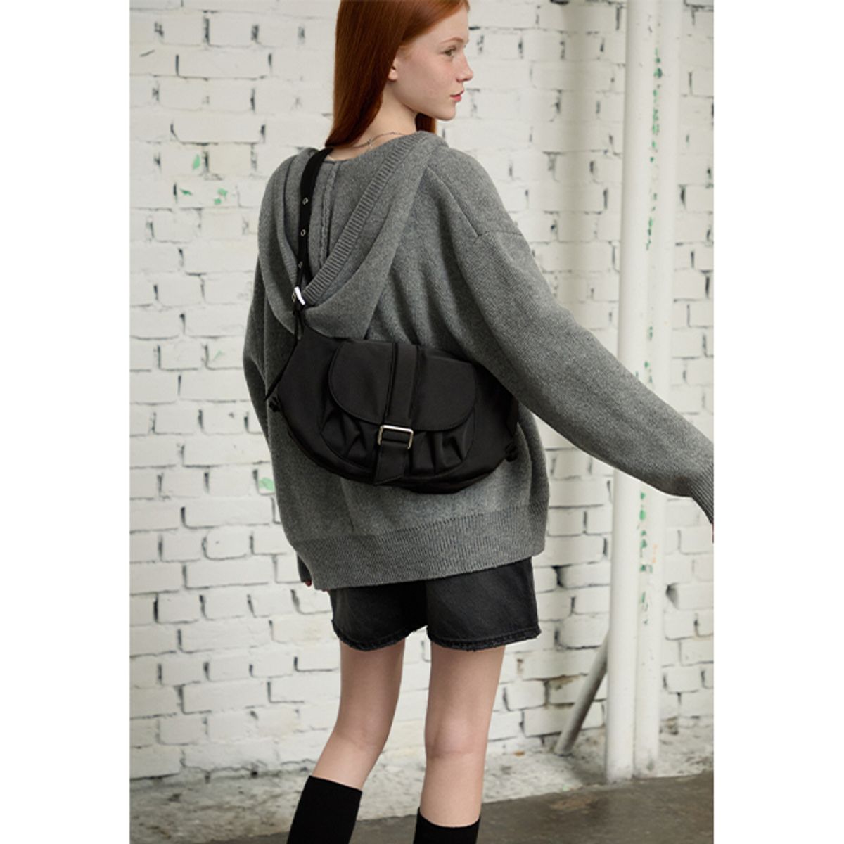 랩(LAP) EYELET POCKET HOBO BAG AQ7AB802