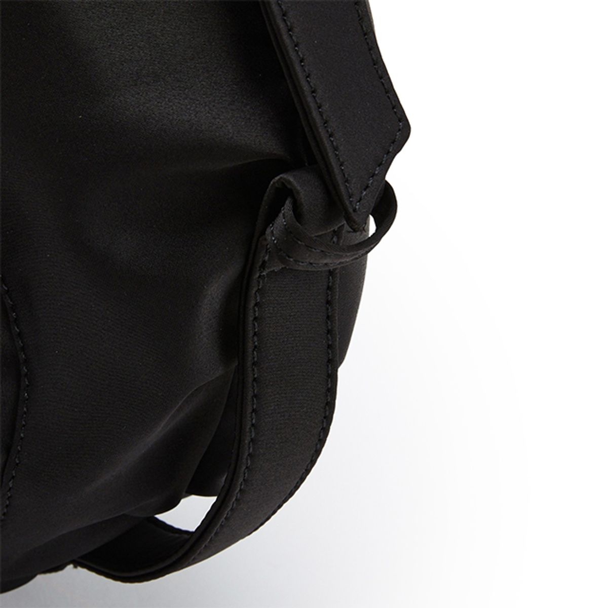 랩(LAP) EYELET POCKET HOBO BAG AQ7AB802