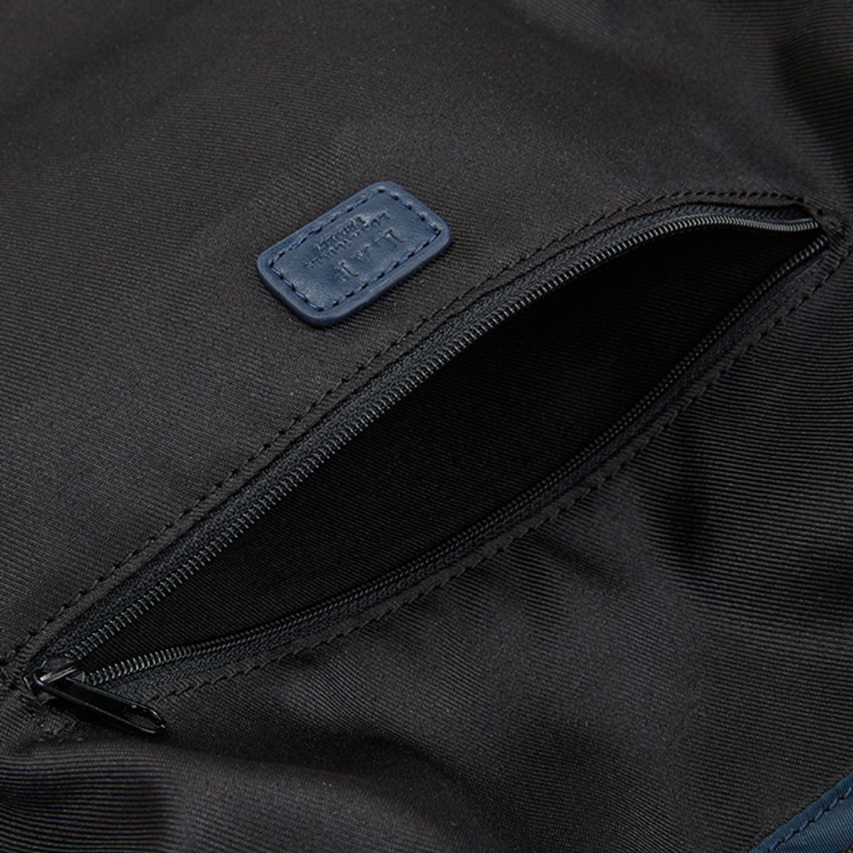랩(LAP) TWO-WAY BUCKET BAG AQ7AB804