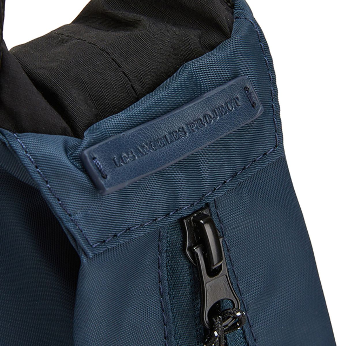 랩(LAP) TWO-WAY BUCKET BAG AQ7AB804