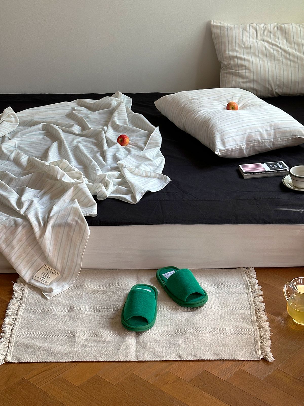 메종드룸룸(MAISON DE ROOMROOM) 앤더 스트라이프 홑겹이불