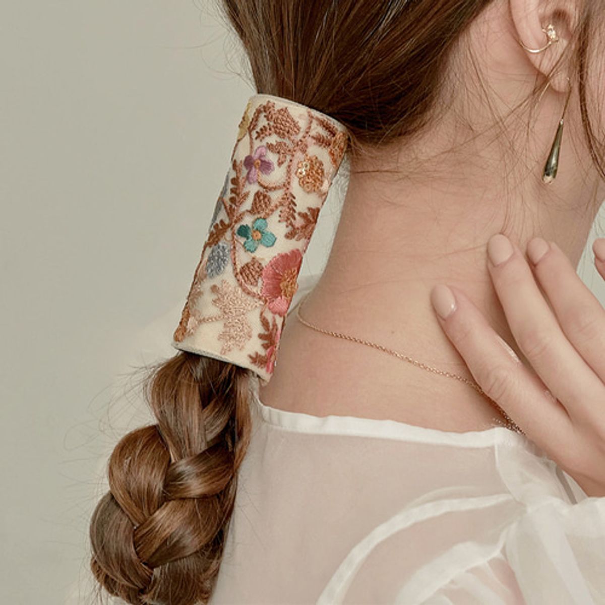 베스티(BESTY) 오리엔탈 와일드플라워 와이드 웨이브 헤어커프 (Oriental Wildflower Wide Wave Hair Cuff)