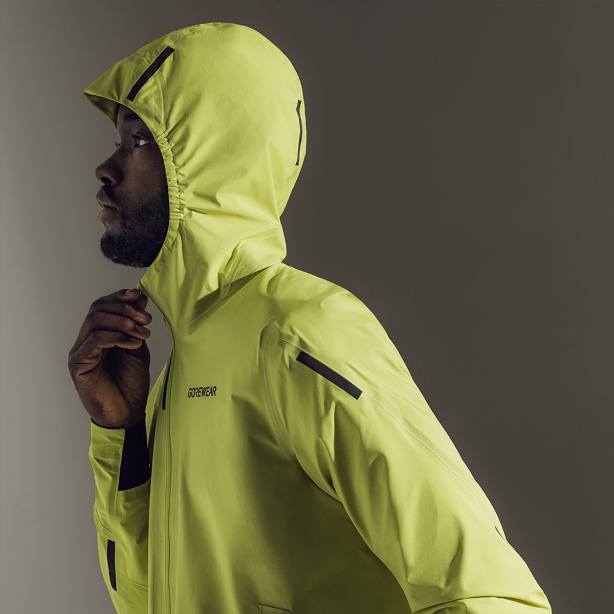 고어웨어(GOREWEAR) Gore-TEX 고어텍스 컨커브 자켓 - 라임 옐로우 (남성용)