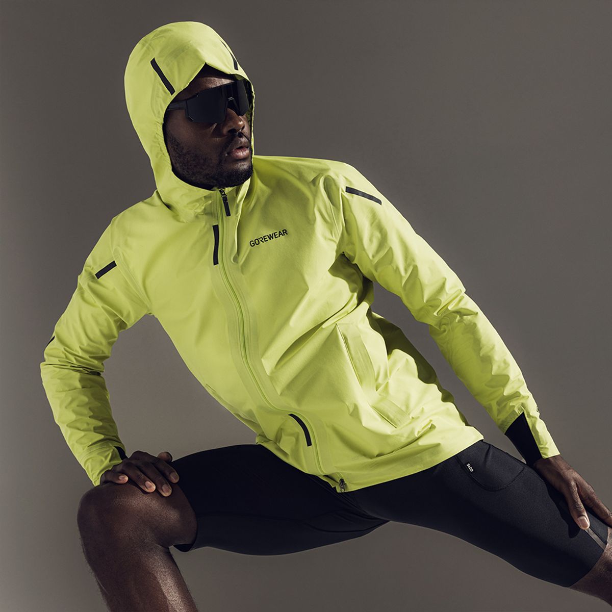 고어웨어(GOREWEAR) Gore-TEX 고어텍스 컨커브 자켓 - 라임 옐로우 (남성용)