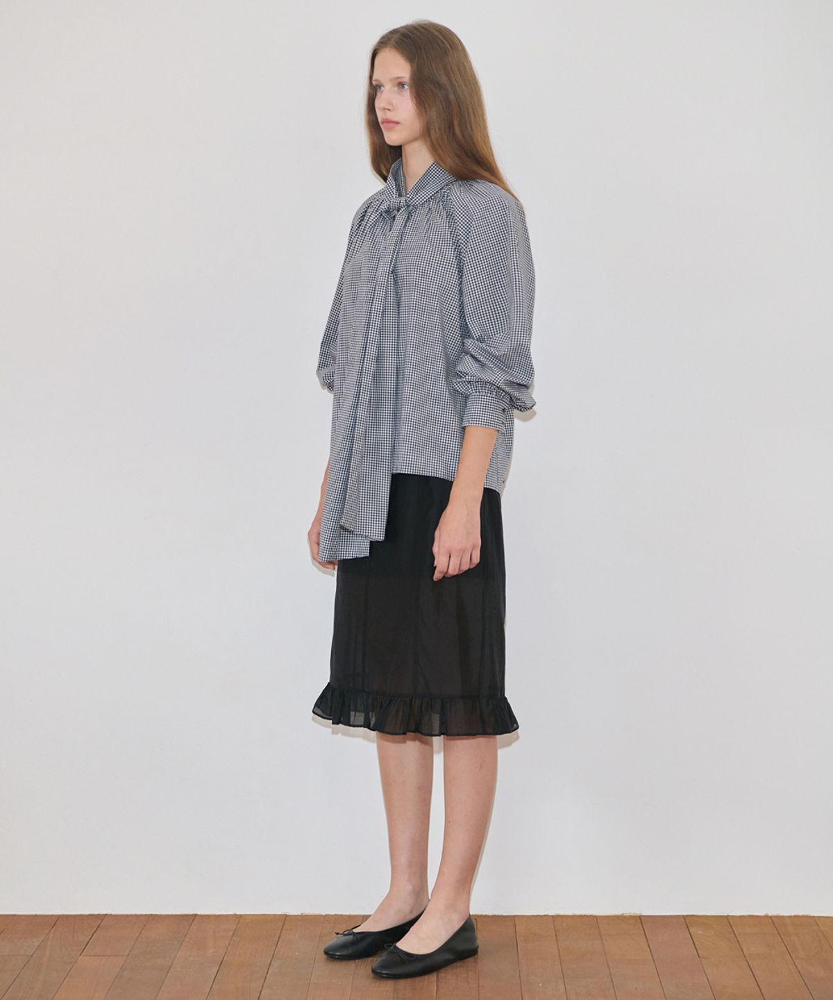 시눈(SINOON) Big Ribbon Tie Blouse (Navy)
