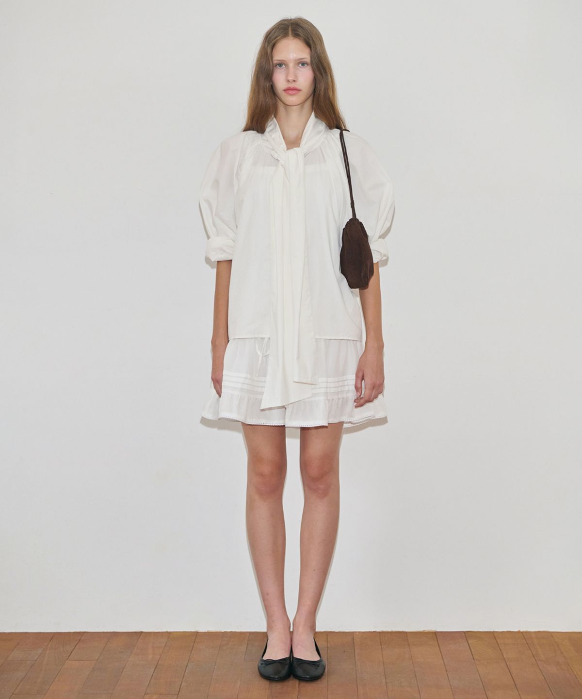 시눈(SINOON) Big Ribbon Tie Blouse (Cream)