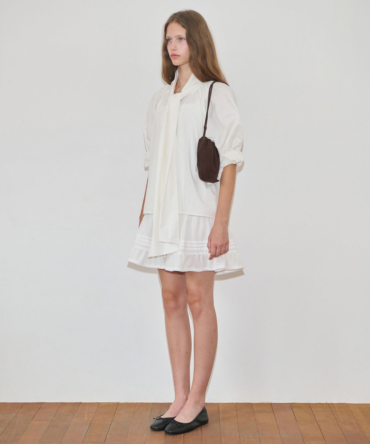 시눈(SINOON) Big Ribbon Tie Blouse (Cream)