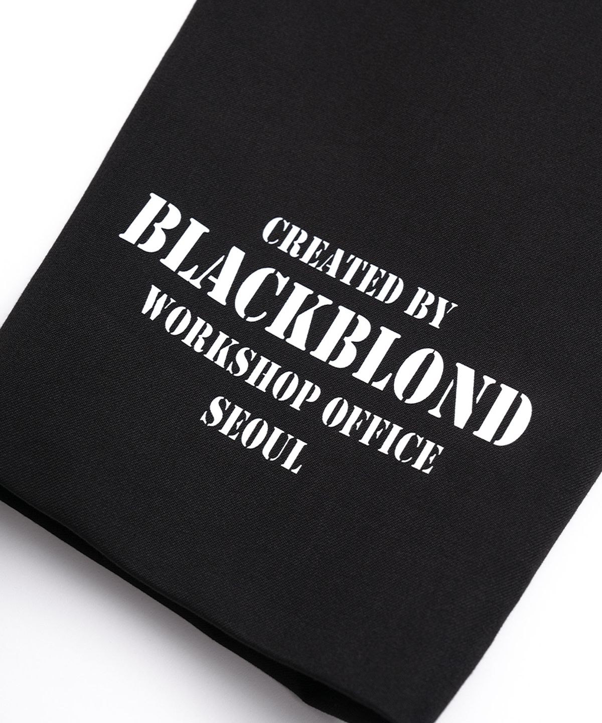 블랙블론드(BLACKBLOND) 비비디 그래피티 로고 피어싱 블레이저 (블랙)