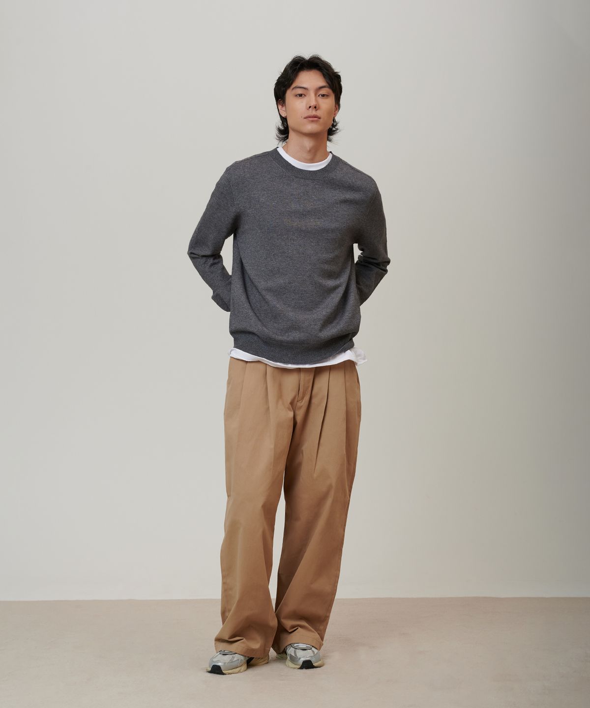 핀블랙(PINBLACK) (MEN) 클래식 코튼 투턱 치노팬츠 베이지