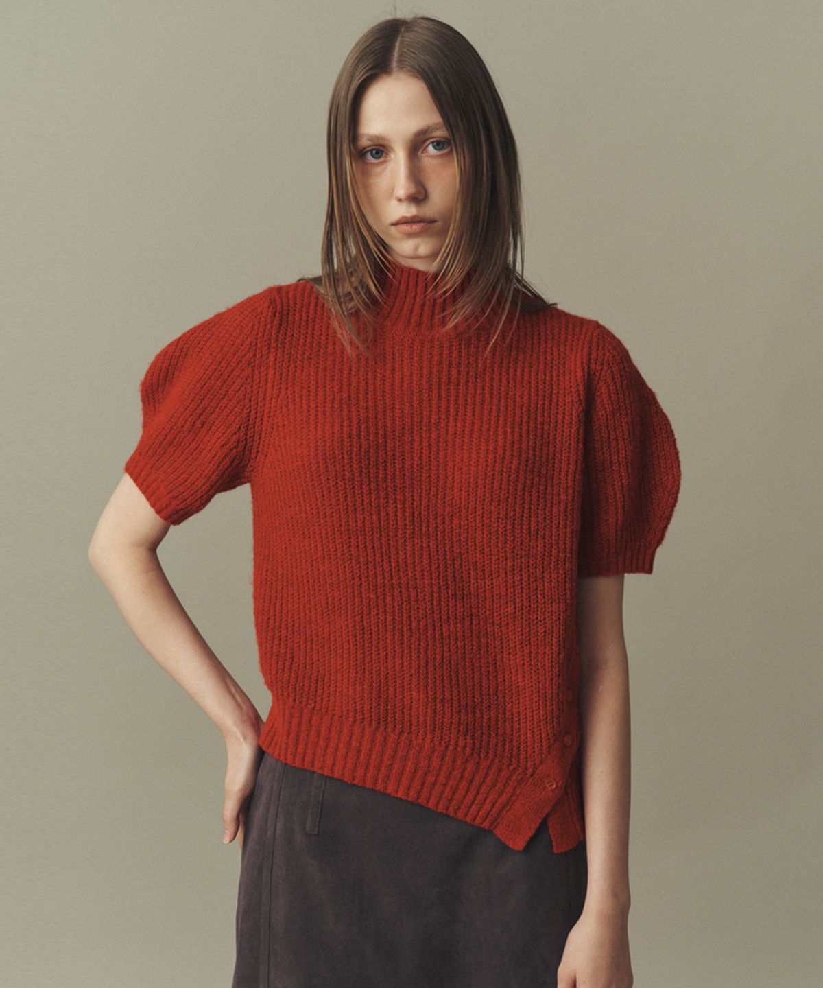 아위(AHWE) HALF SLEEVE SWEATER_RED