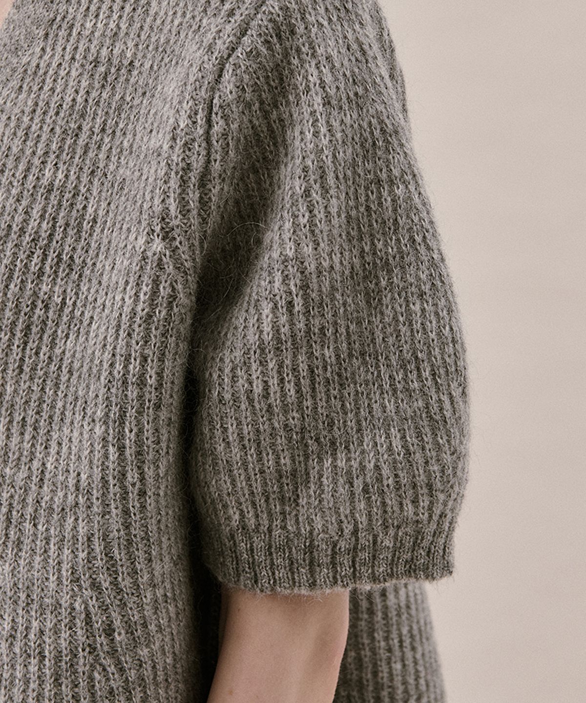 아위(AHWE) MOHAIR BLEND FLARED CARDIGAN_MISTY GREY