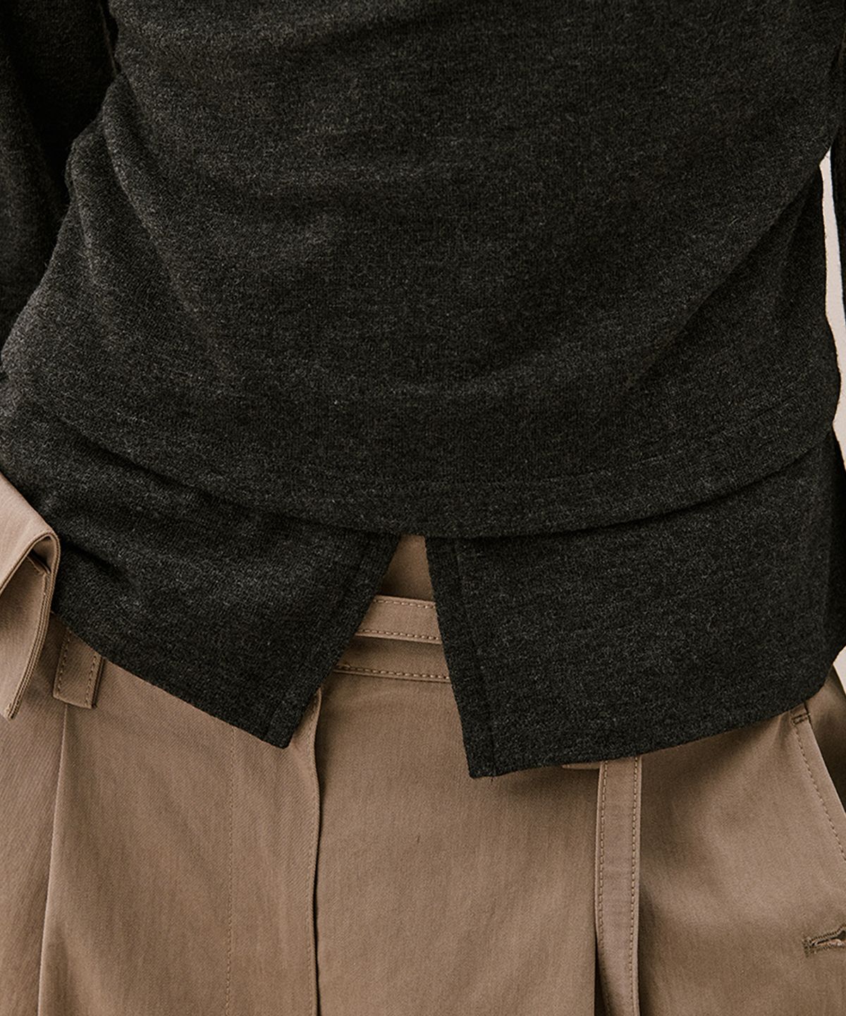아위(AHWE) LAYERED JERSEY TOP_CHARCOAL MELANGE