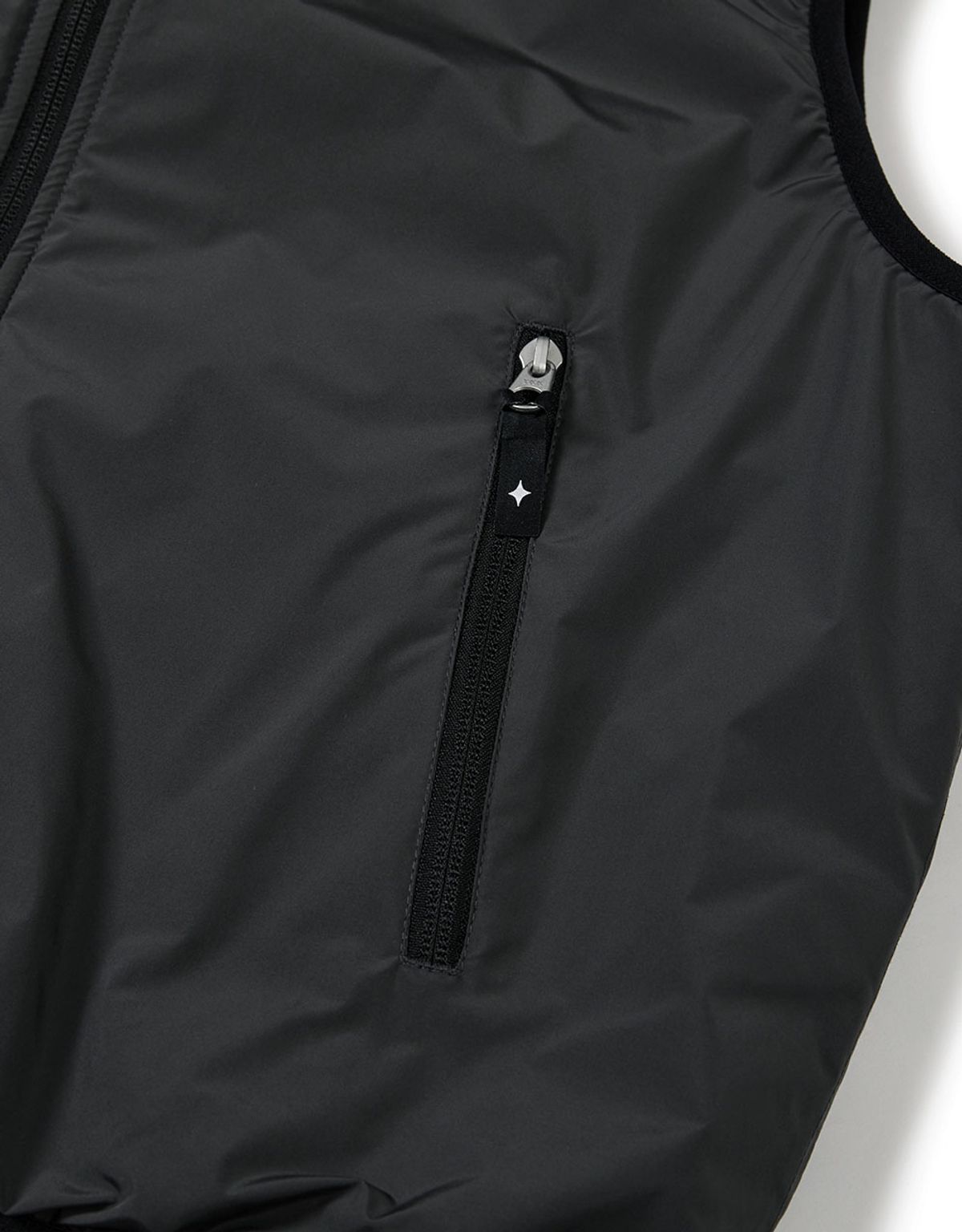 엠엠엘지(MMLG) [Mmlg] REVERSIBLE FLEECE VEST (PURPLE / CHARCOAL)