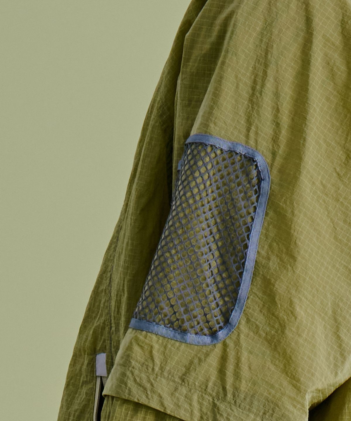 논타입(NONTYPE) MESH PANELED ANORAK (GREEN)