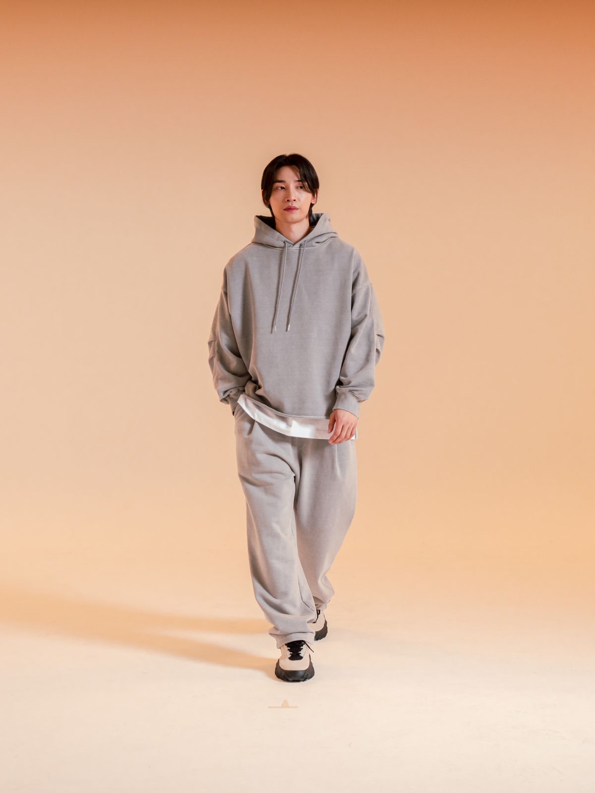 피에스쇼퍼(PSSHOPPER) 피그먼트 스몰로고 크롭 컷팅 후드 [라이트 그레이]