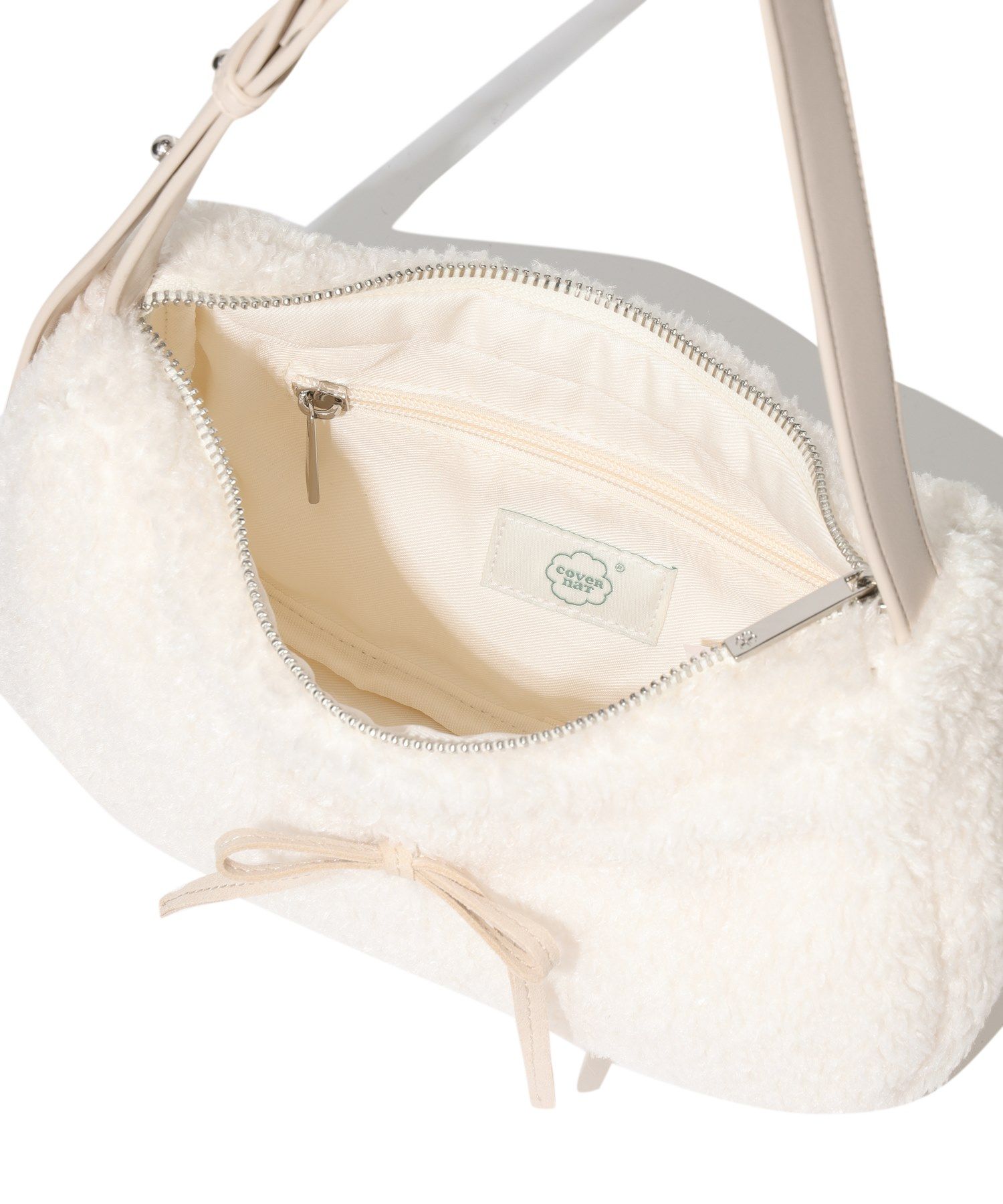★COVERNAT WOMAN★ Cloverheart padded shoulder bag pink CO24 MUSINSA | COVERNAT WOMAN Clover Heart Fluffy Shoulder Bag Ivory