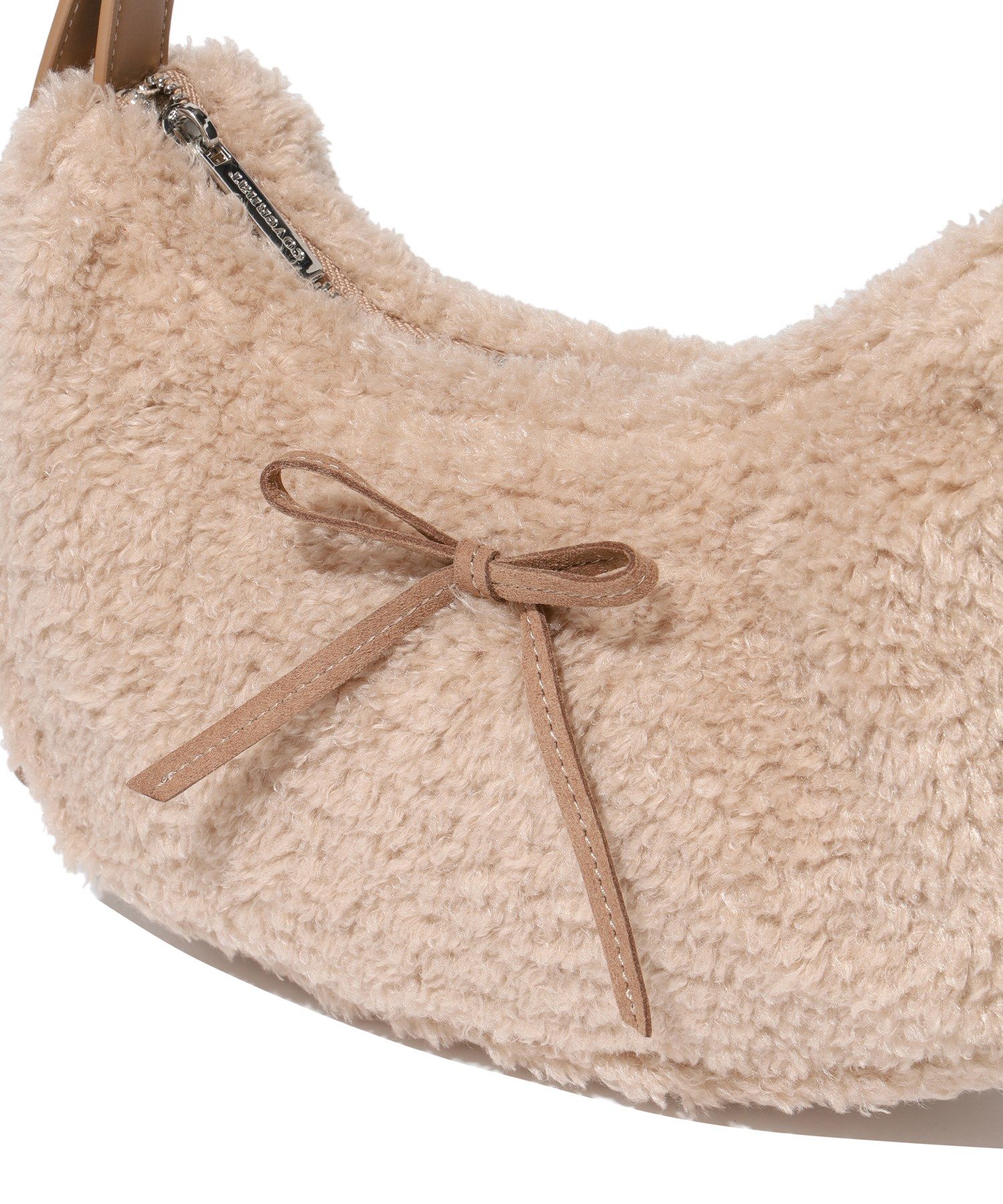 MUSINSA | COVERNAT WOMAN Clover Heart Fluffy Shoulder Bag Beige