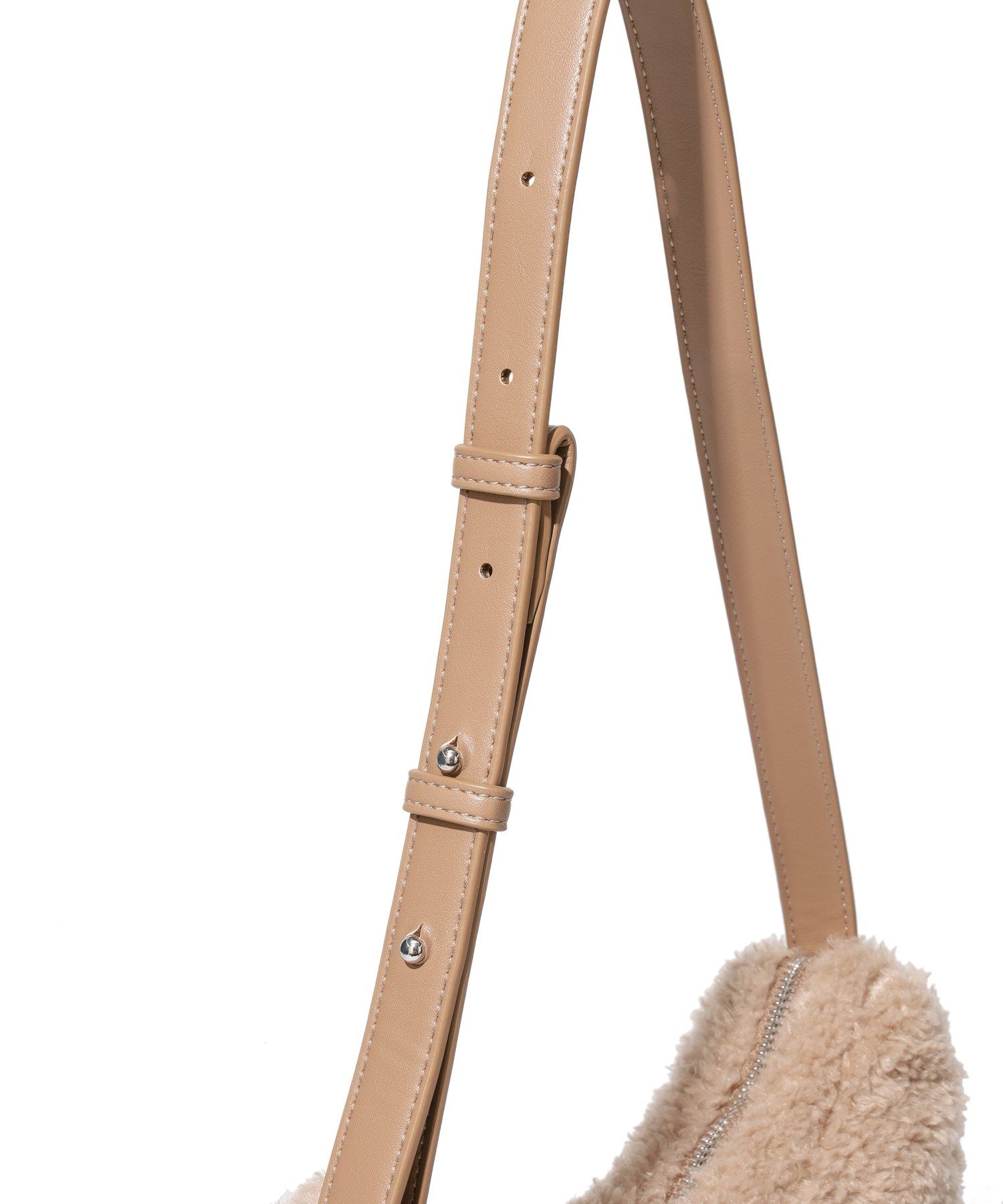 ★COVERNAT WOMAN★ Cloverheart Fluffy Bucket Bag Beige CO240 MUSINSA | COVERNAT WOMAN Clover Heart Fluffy Bucket Bag Beige