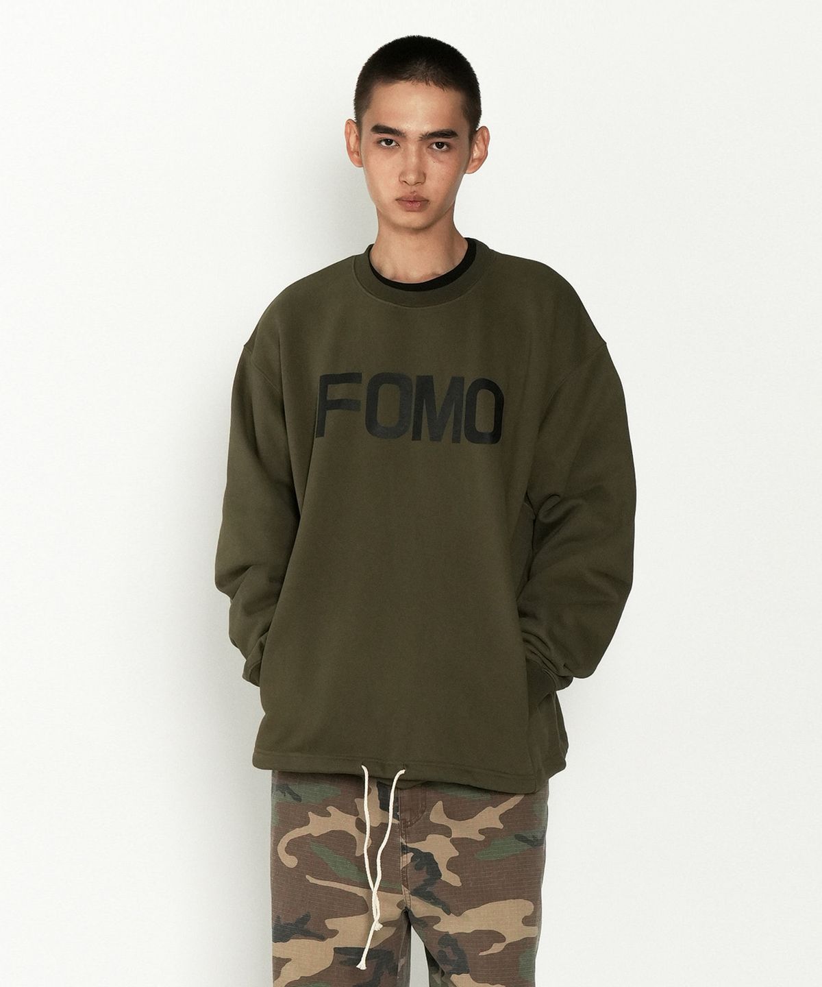 구보(GUVO) Pannel Sweat shirts, Olive green