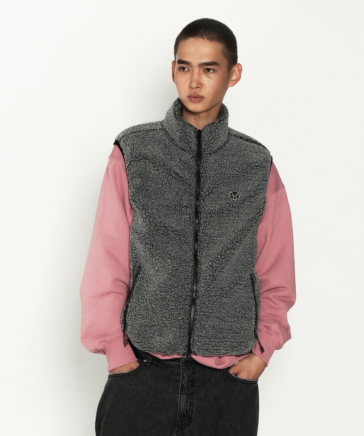 구보(GUVO) Fluffy Vest, cement