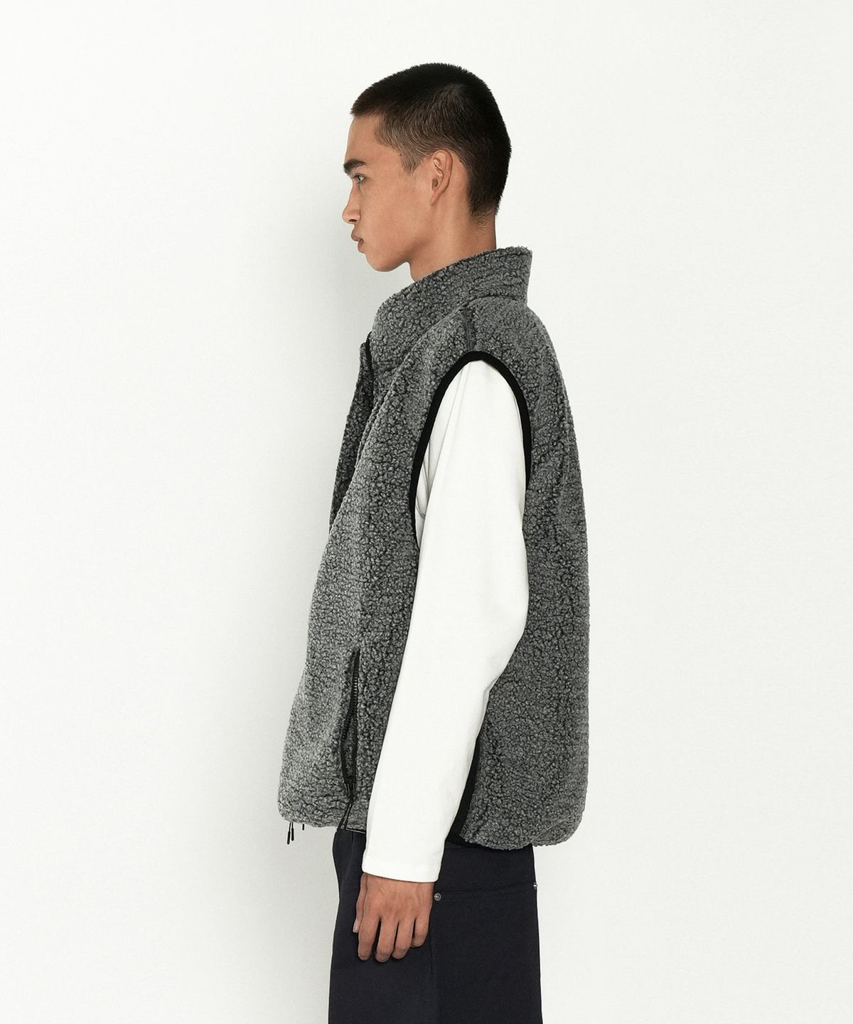 구보(GUVO) Fluffy Vest, cement