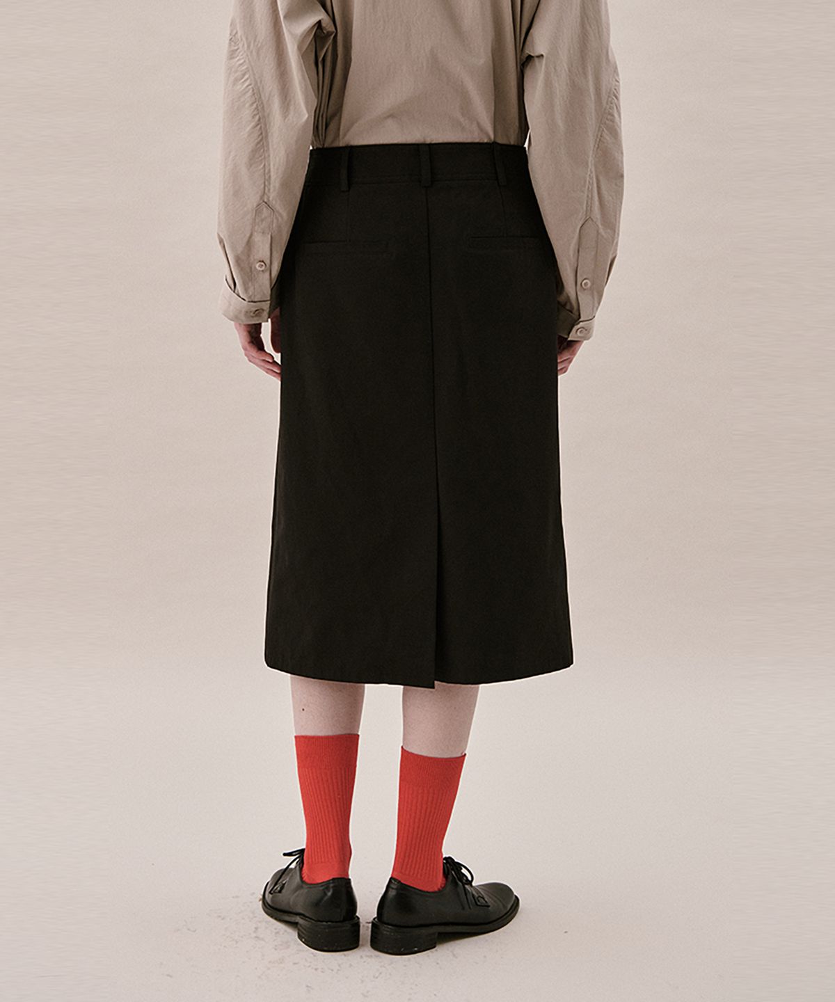 아위(AHWE) COTTON FLAP SKIRT_BLACK