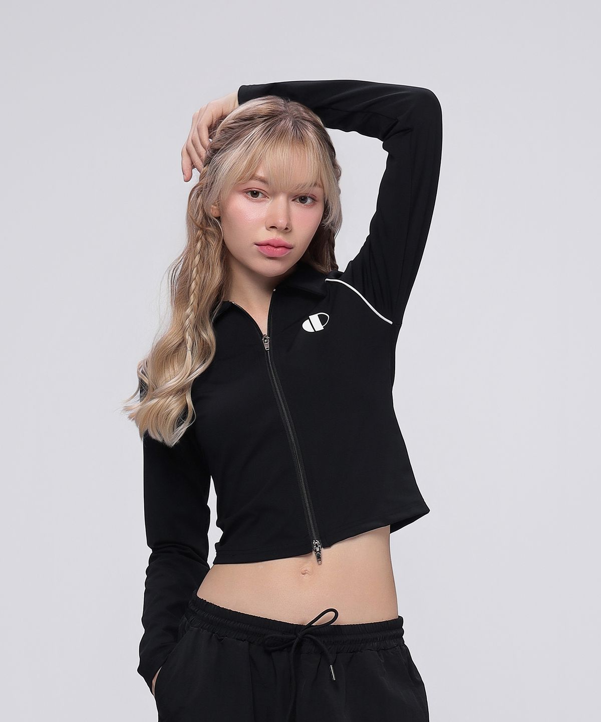 이십오퍼센테이지(25PERCENTAGE) 25P 투웨이 트랙 카라 집업 25B43223BK