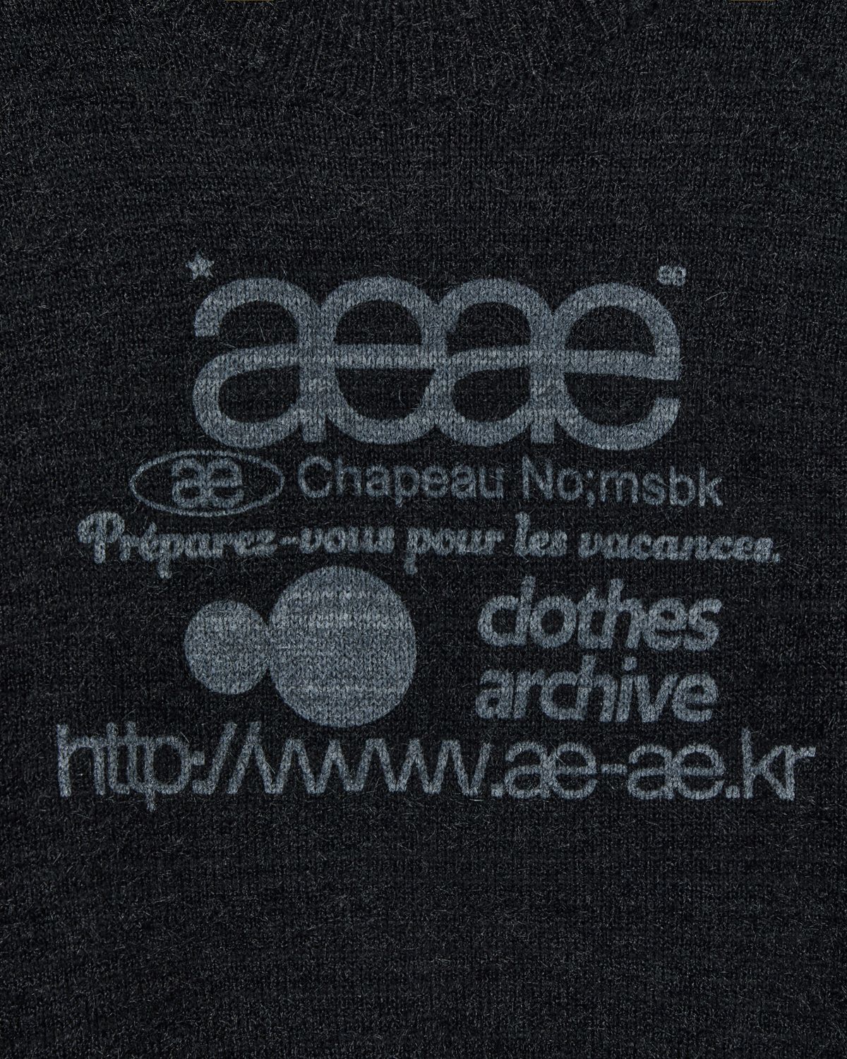 에이이에이이(AEAE) WEB LOGO CROP HAIRY KNIT [BLACK]