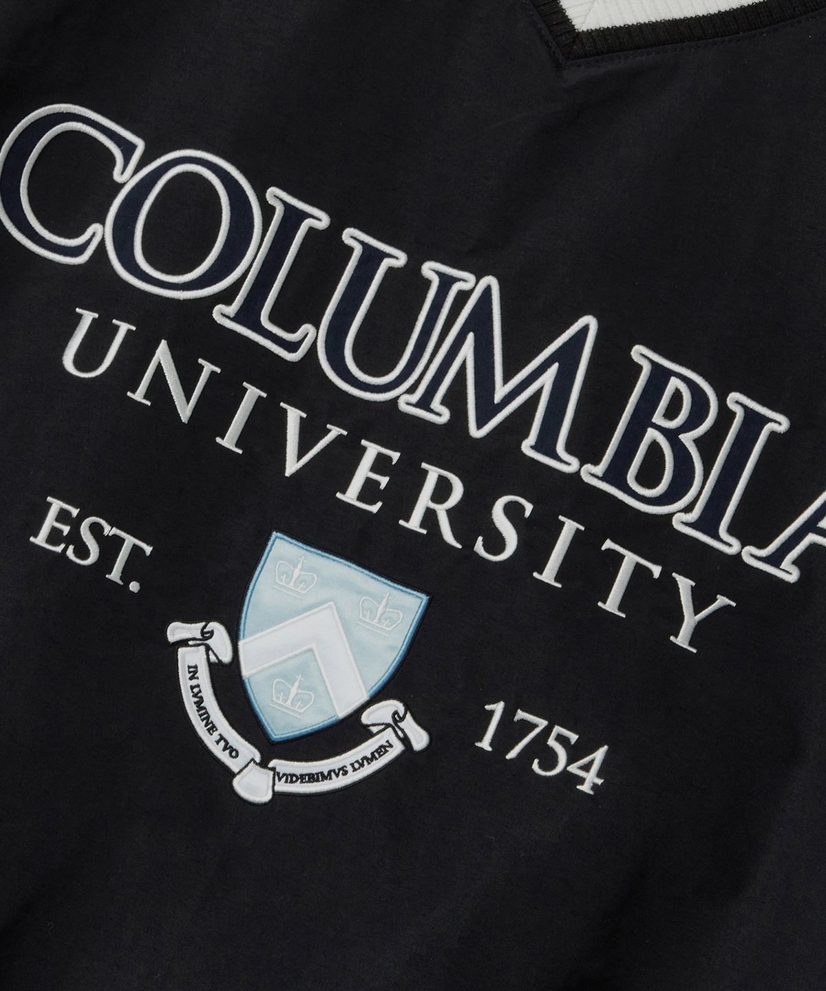 컬럼비아 유니버시티(COLUMBIA UNIVERSITY) CU SHIELD WOVEN PULLOVER 블랙