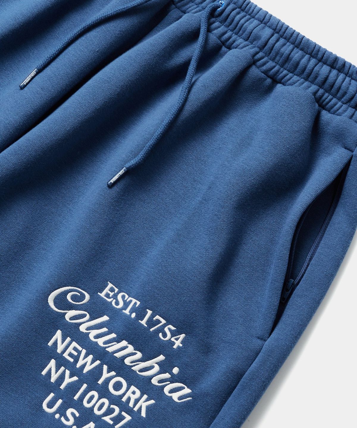 컬럼비아 유니버시티(COLUMBIA UNIVERSITY) CU BIG SCRIPT FLEECE WIDE SEATPANTS 프렌치블루