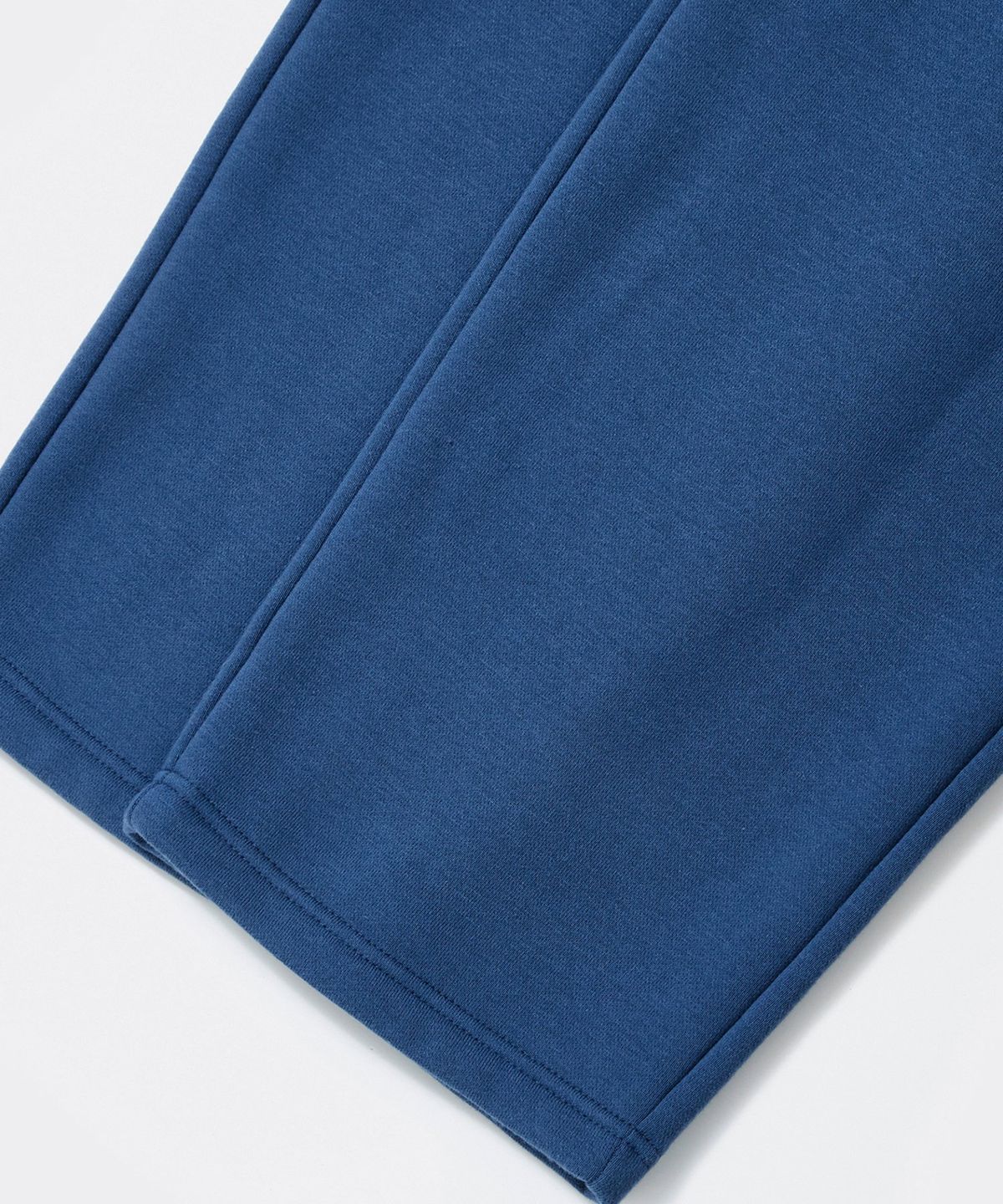 컬럼비아 유니버시티(COLUMBIA UNIVERSITY) CU BIG SCRIPT FLEECE WIDE SEATPANTS 프렌치블루