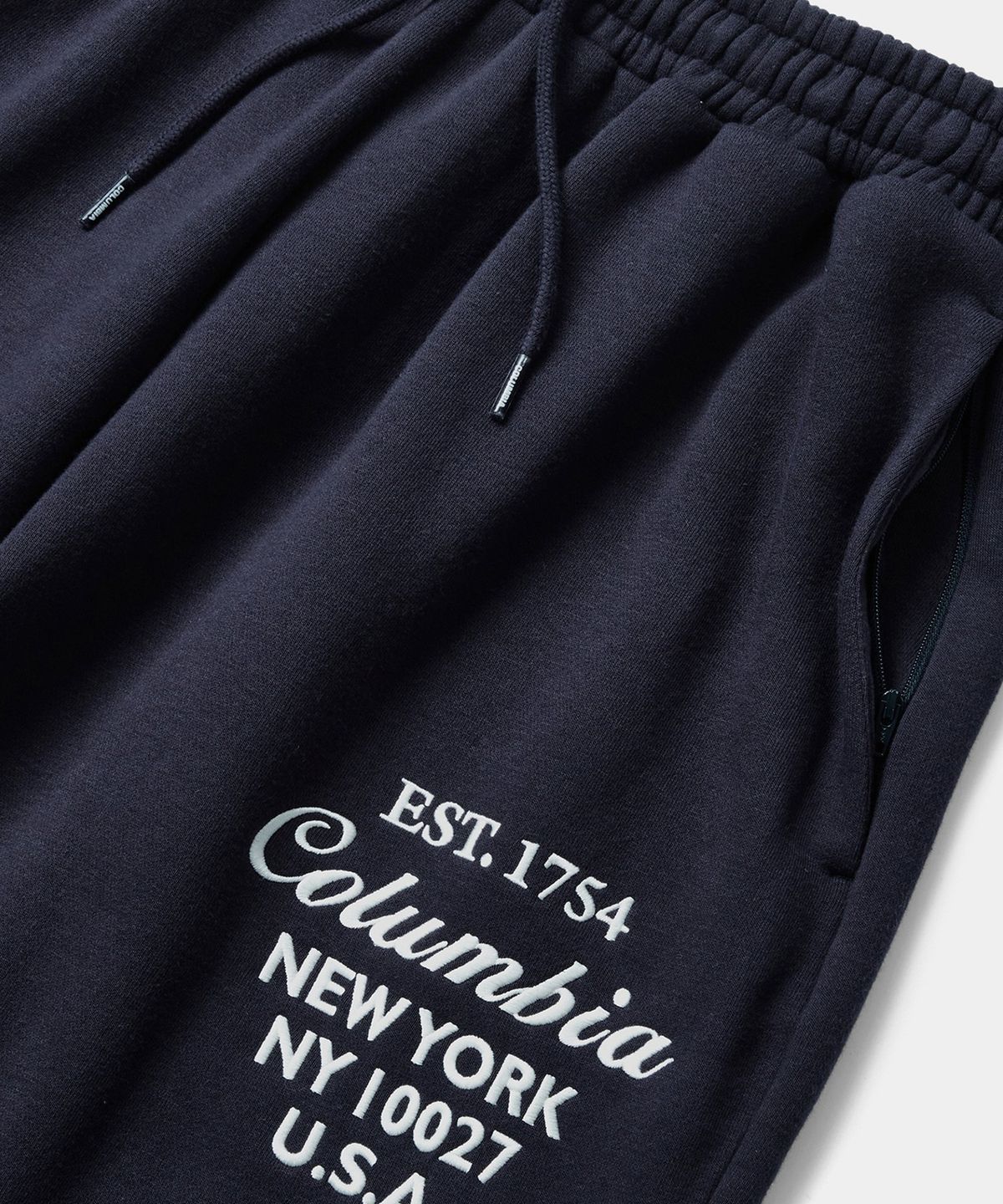 컬럼비아 유니버시티(COLUMBIA UNIVERSITY) CU BIG SCRIPT FLEECE WIDE SEATPANTS 크라운네이비