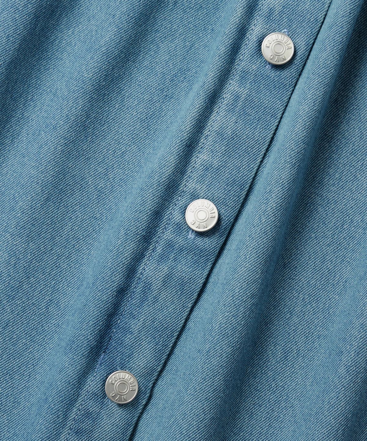 컬럼비아 유니버시티(COLUMBIA UNIVERSITY) SL-LABEL FRONT BUTTON DENIM SKIRT 라이트데님
