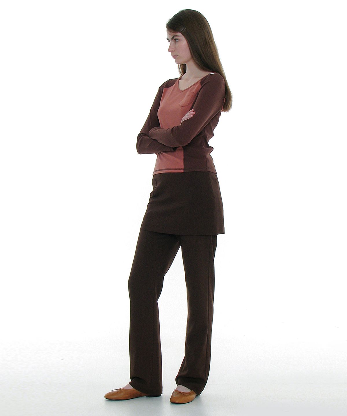 파르티멘토 우먼(PARTIMENTO WOMEN) 컷 아웃 브이넥 컬러블락 롱슬리브 티_브릭